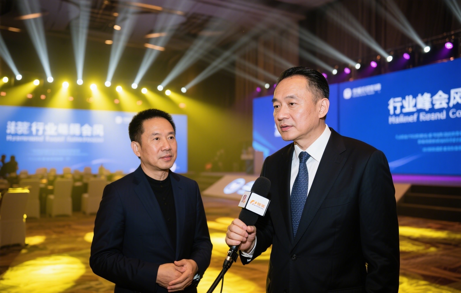 美元稳定币与黄金：数字时代避险资产新选择对比分析